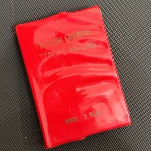 Barnes & Noble Mini English/French Dictionary- used